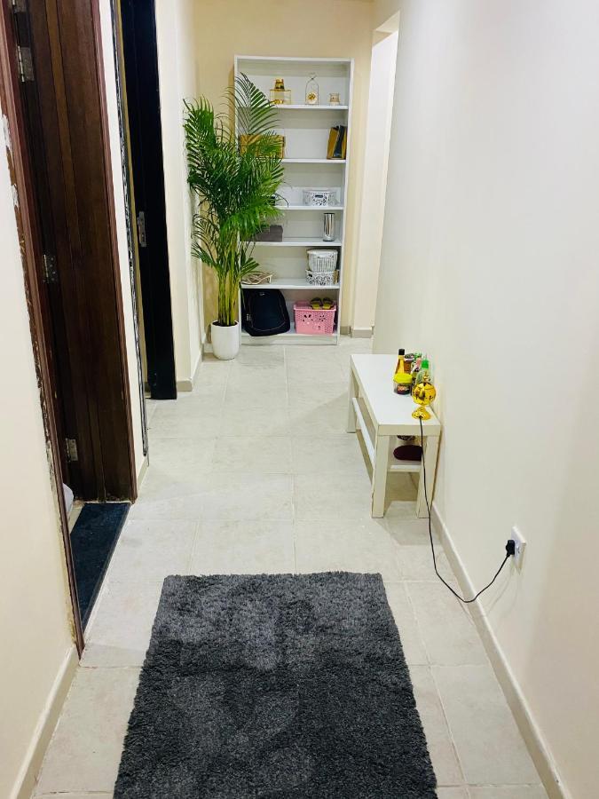 Nash Guest House Females Only Dubai Esterno foto